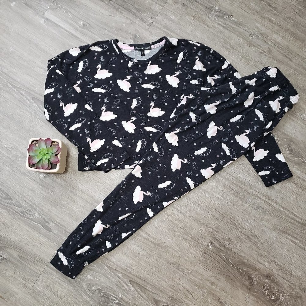 Derek Heart * Two Piece Pajamas Swans * Sz S